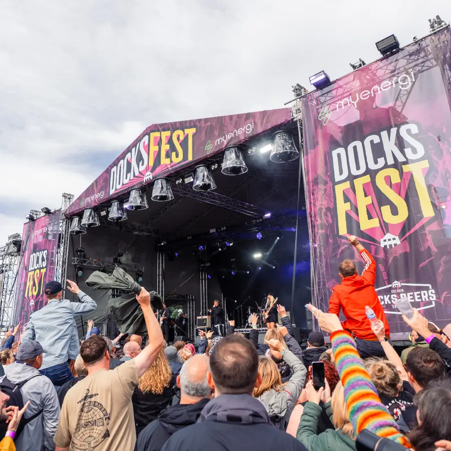 DocksFest live concert infront of crowds of people