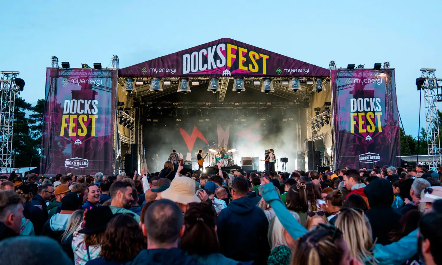 DocksFest live concert infront of crowds of people